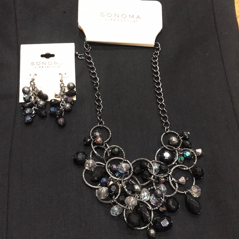 Set of necklace and earring